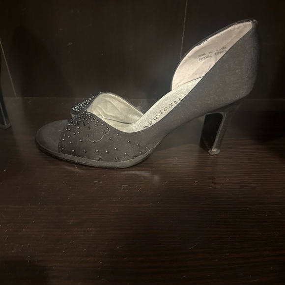 Apostrophe women's black pumps size Size 7.5 From SEARS Rhinestones Open Sides - Picture 3 of 11